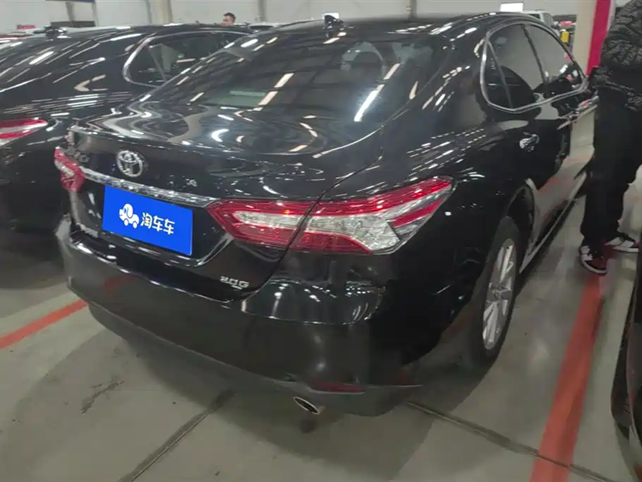 TOYOTA CAMRY