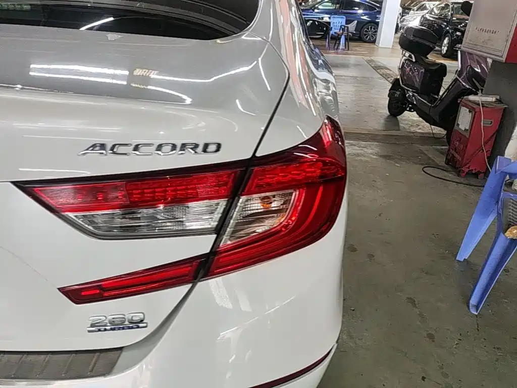 Honda Accord — миниатюра 8