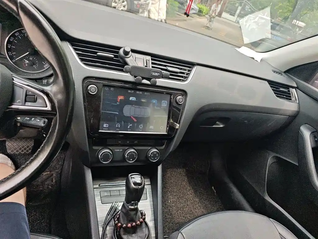 Skoda Octavia 2017 1.6L AT