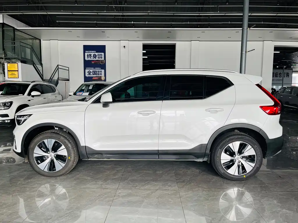 Volvo XC40 — миниатюра 6