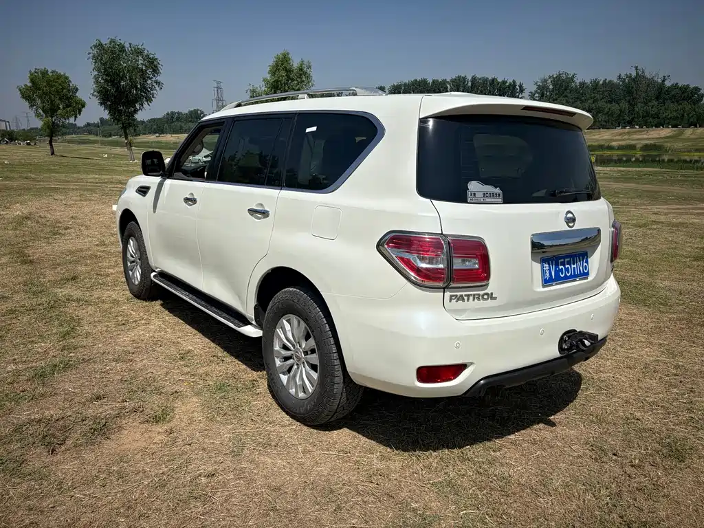 Nissan Patrol — миниатюра 9