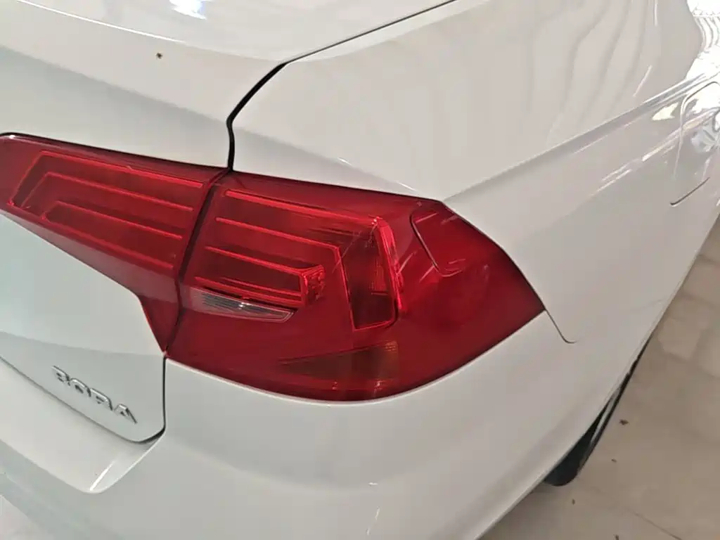 Volkswagen Bora — миниатюра 8