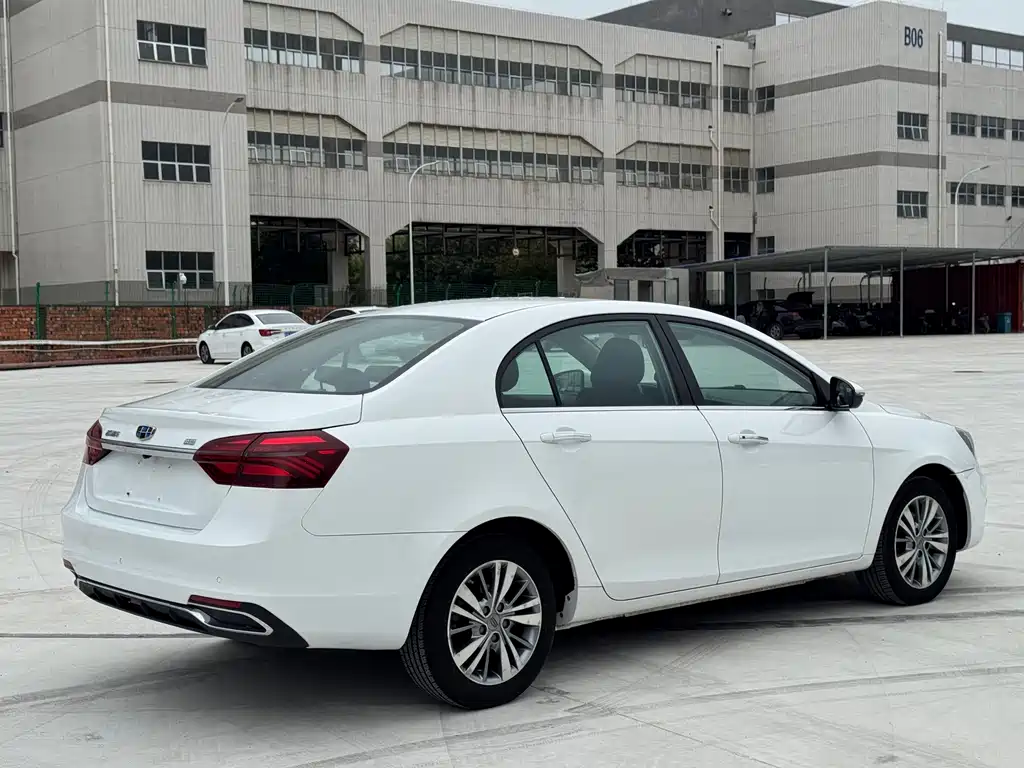 Geely Emgrand — миниатюра 5