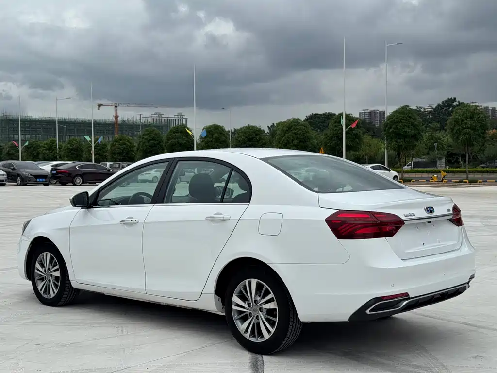 Geely Emgrand — миниатюра 7