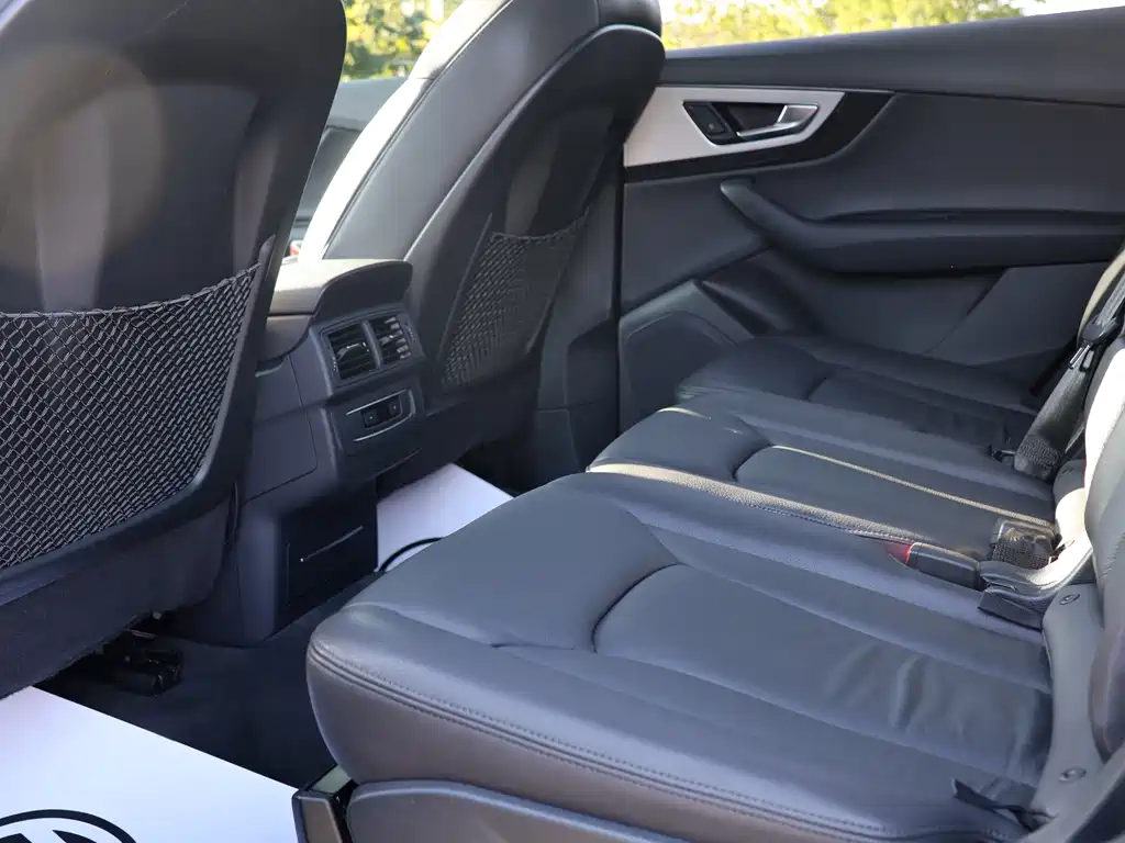 Audi Q7 — миниатюра 6