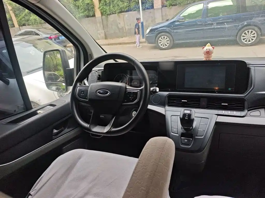 Ford Transit — миниатюра 3
