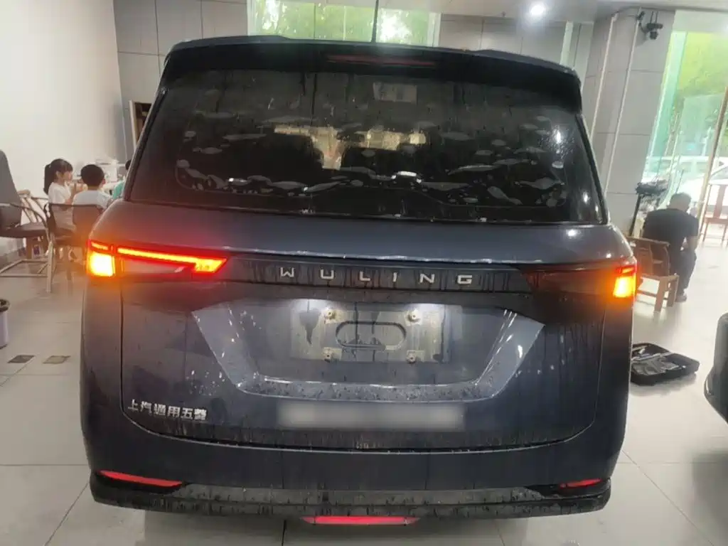 Wuling Jiachen — миниатюра 6