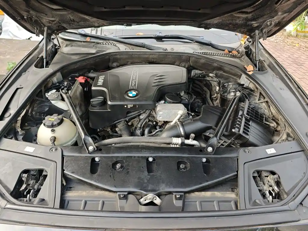 BMW 5 Series — миниатюра 17