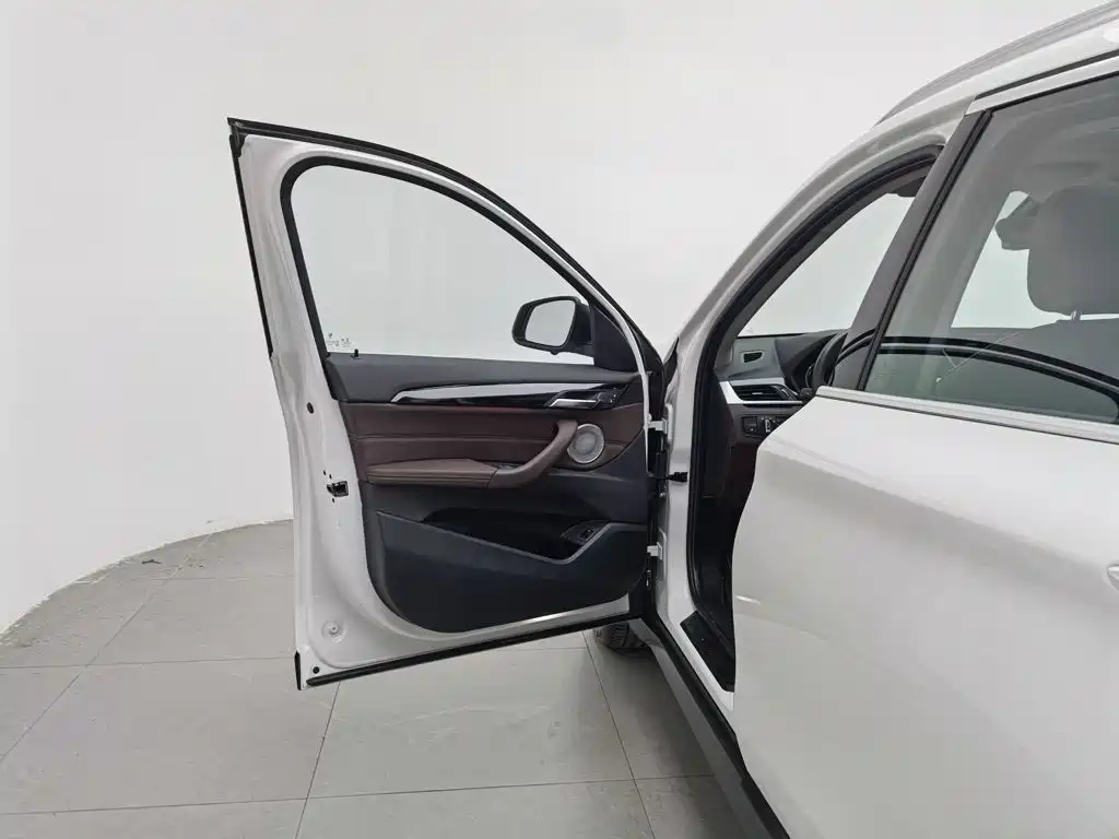 BMW X1 — миниатюра 8