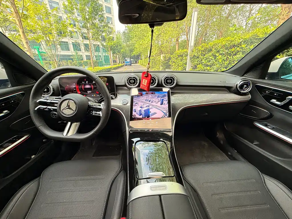 Mercedes-Benz C-Class — миниатюра 8