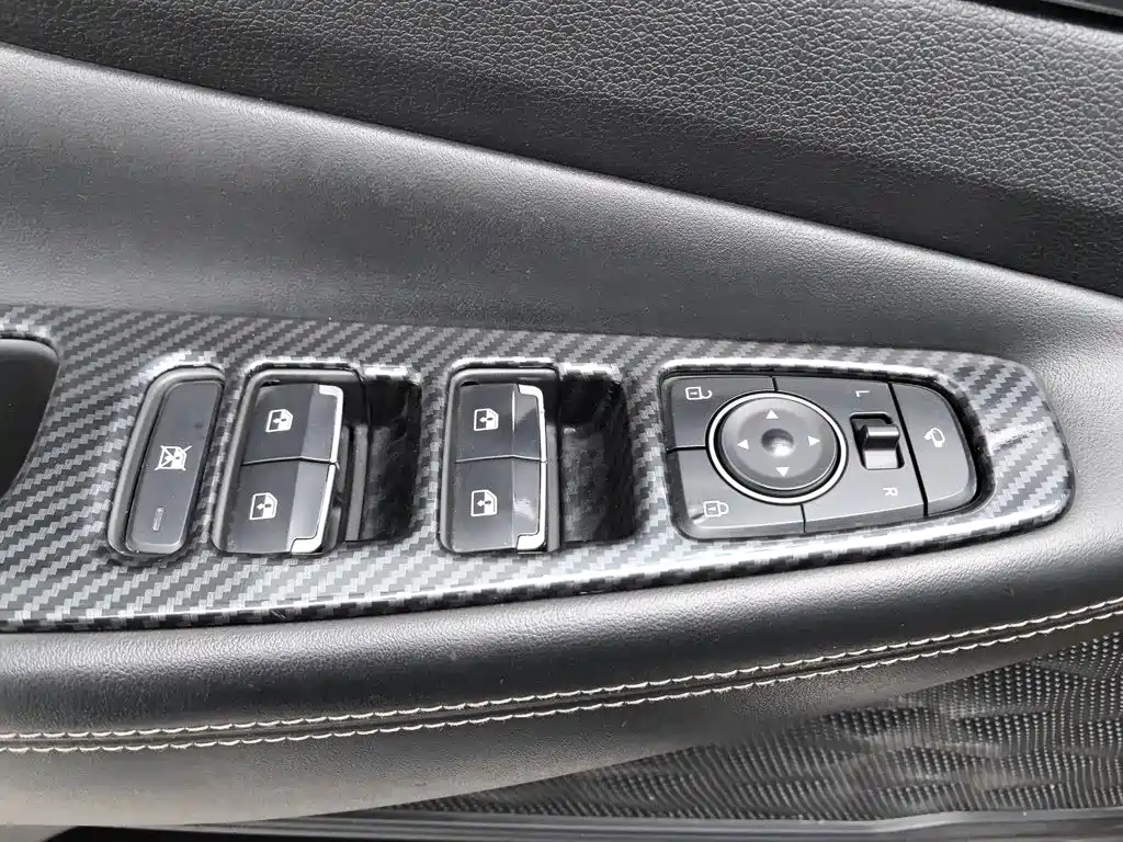 Hyundai Santa Fe — миниатюра 9