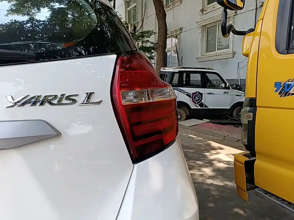 Toyota Yaris L — миниатюра 8