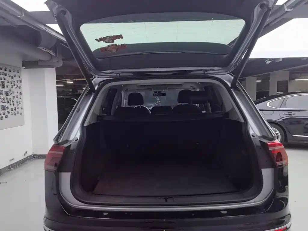 Volkswagen Tiguan L — миниатюра 19