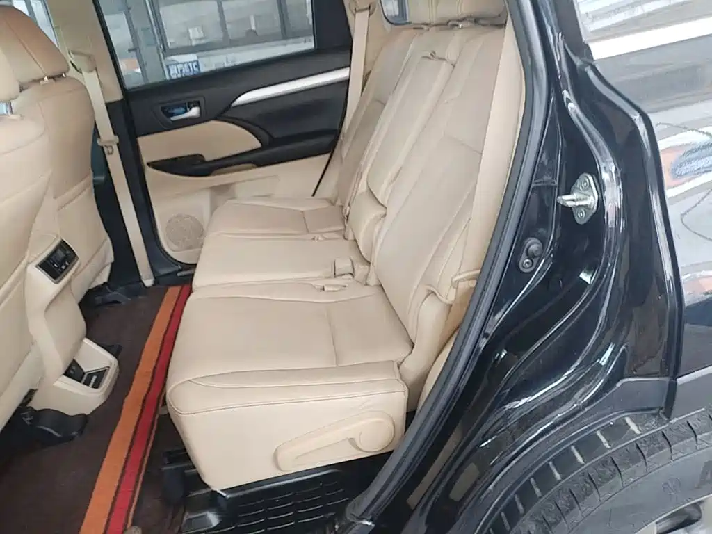 Toyota Highlander — миниатюра 17