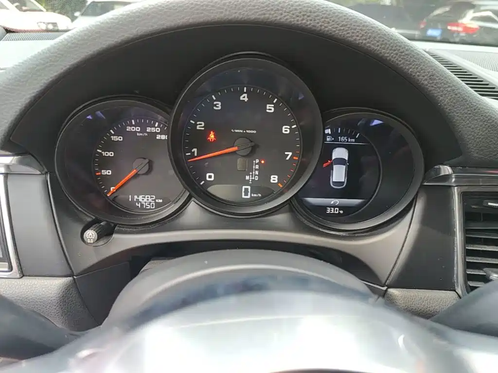 Porsche Macan — миниатюра 12