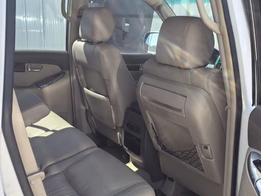 Toyota Prado — миниатюра 11