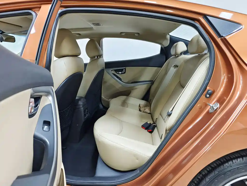Hyundai Elantra Langdong — миниатюра 6