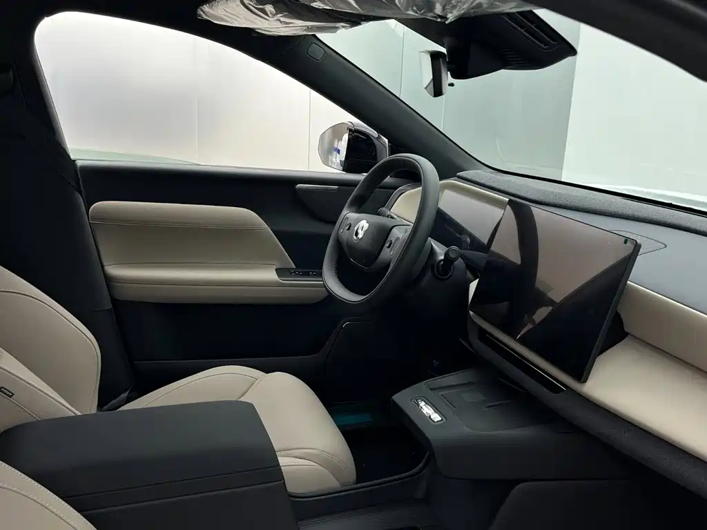 Volvo XC70 PHEV — миниатюра 13