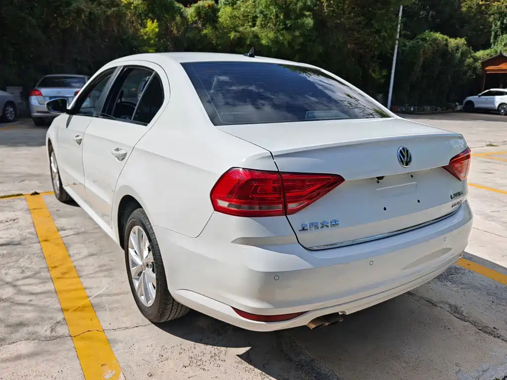 Volkswagen Lavida — миниатюра 9