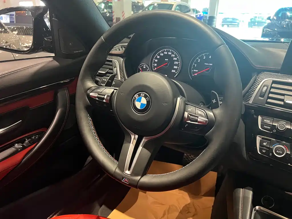 BMW M4 — миниатюра 10