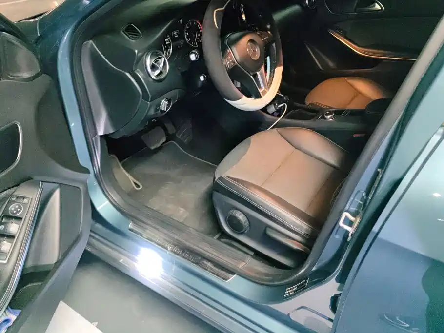 Mercedes-Benz A-Class (Import) — миниатюра 9
