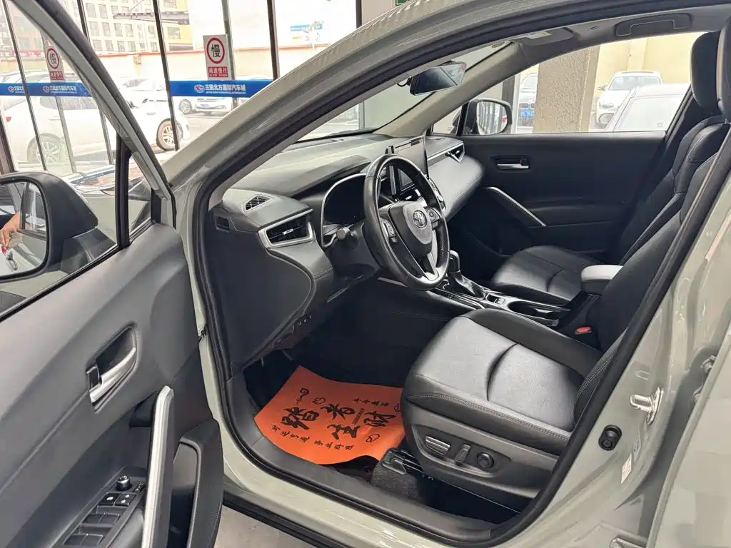 Toyota Corolla Cross — миниатюра 5