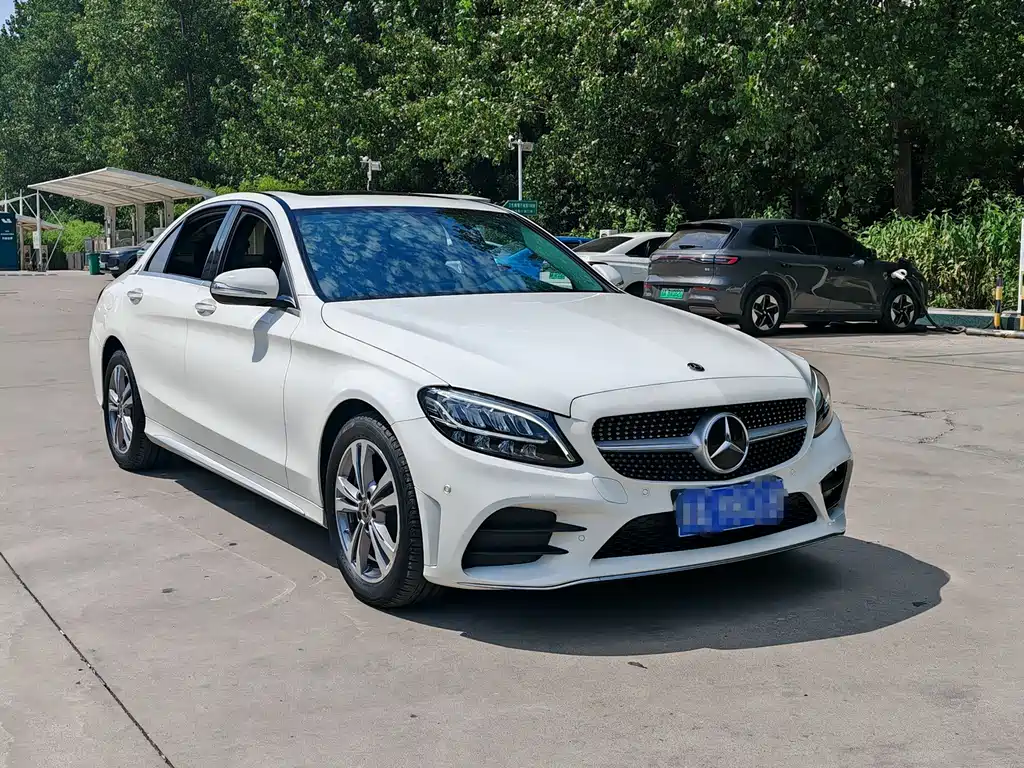 Mercedes-Benz C-Class — миниатюра 3