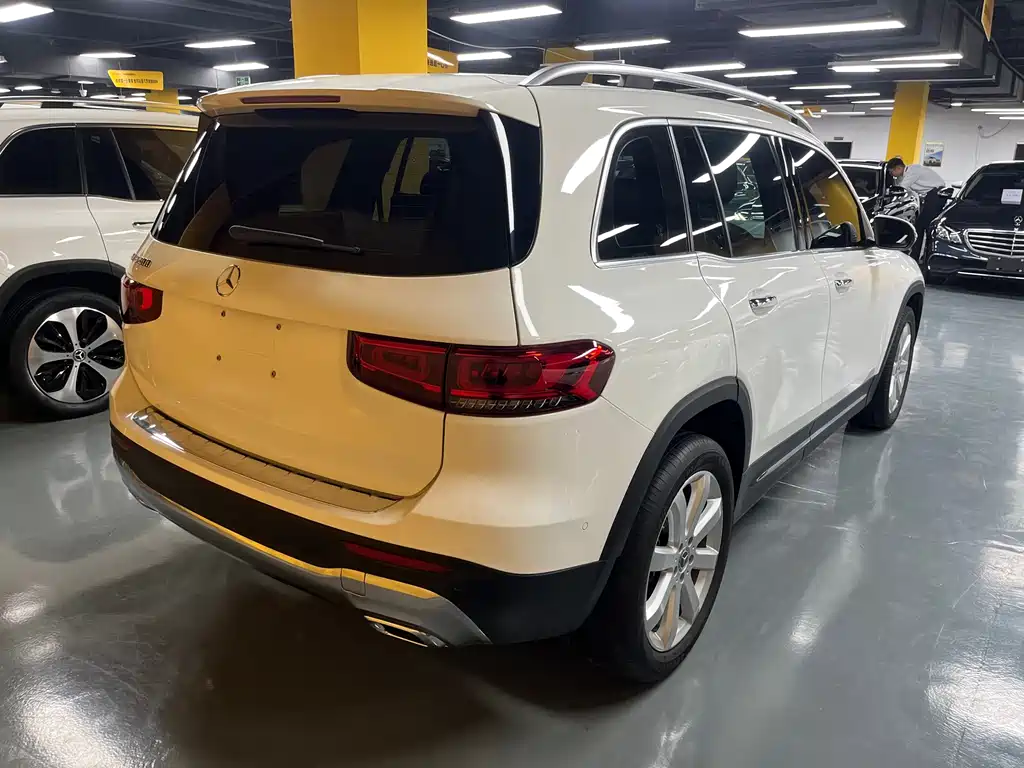 Mercedes-Benz GLB — миниатюра 9