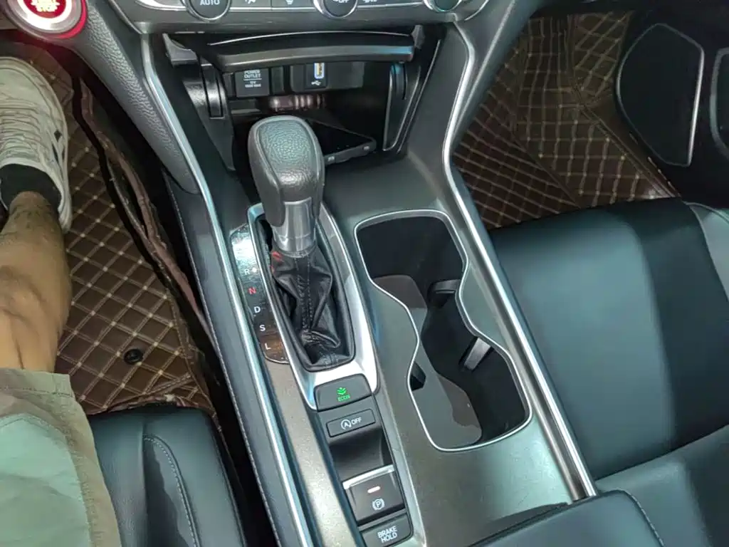Honda Accord — миниатюра 14