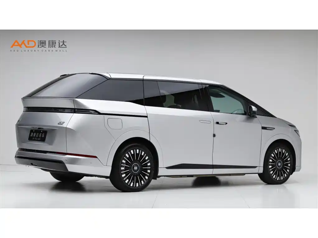 XPeng X9 — миниатюра 3