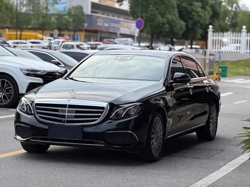 Mercedes-Benz E-Class — миниатюра 2