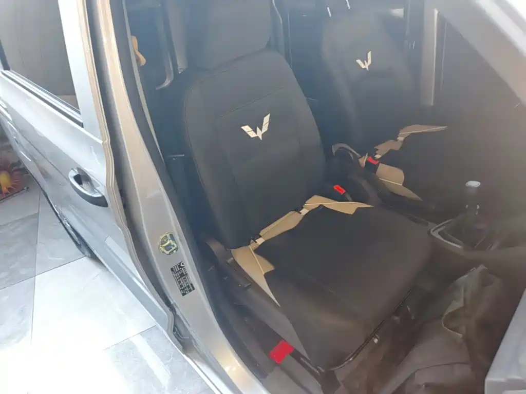 Wuling Hongguang V — миниатюра 25