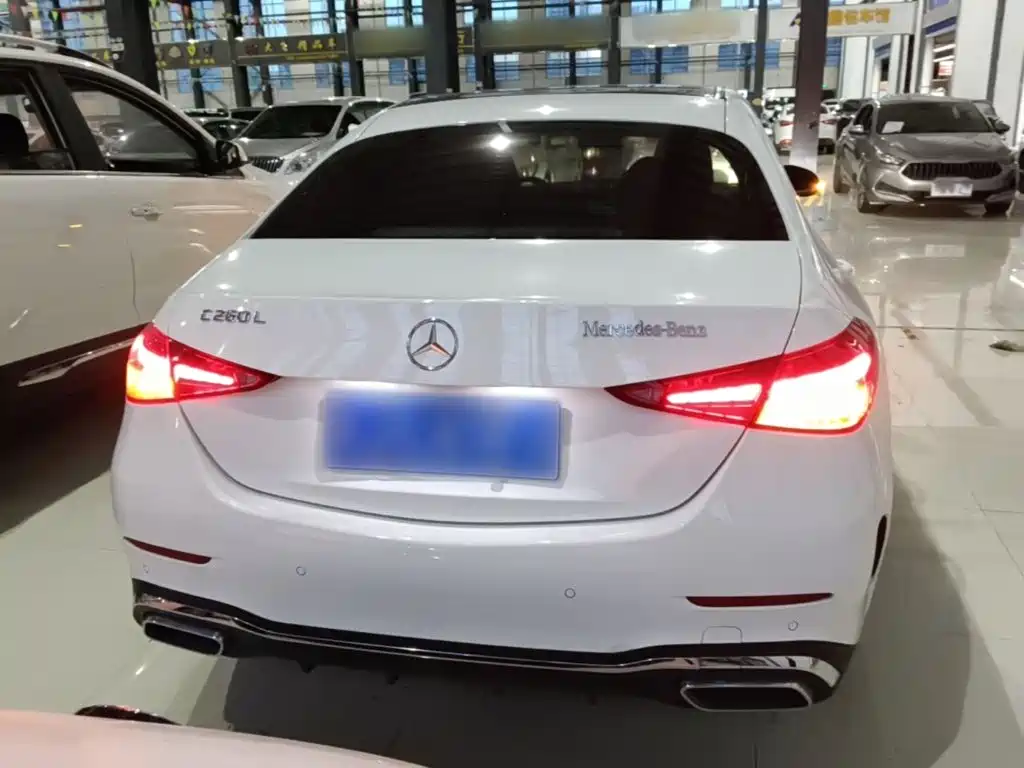 Mercedes-Benz C-Class — миниатюра 6