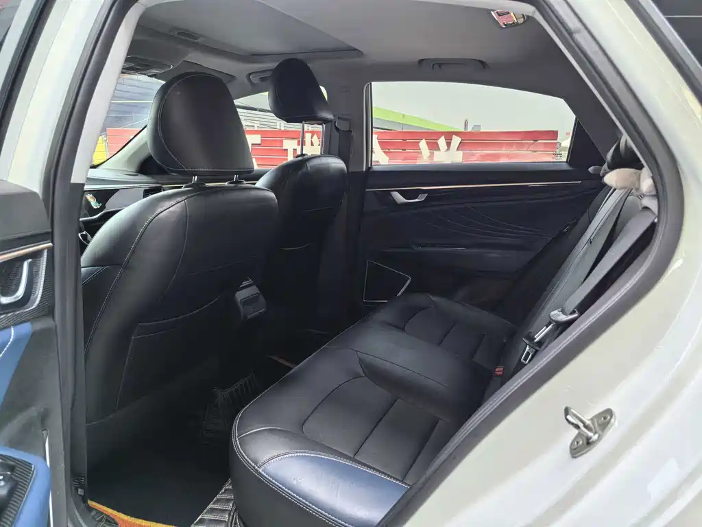 Geely Emgrand GL — миниатюра 8