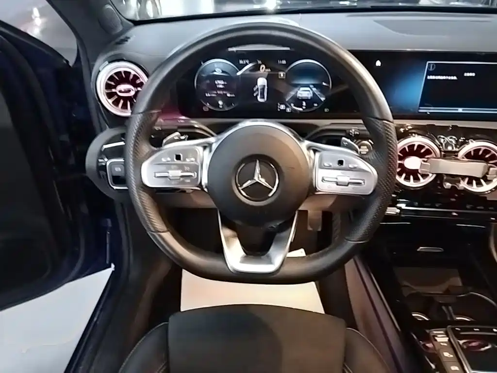 Mercedes-Benz A-Class — миниатюра 11