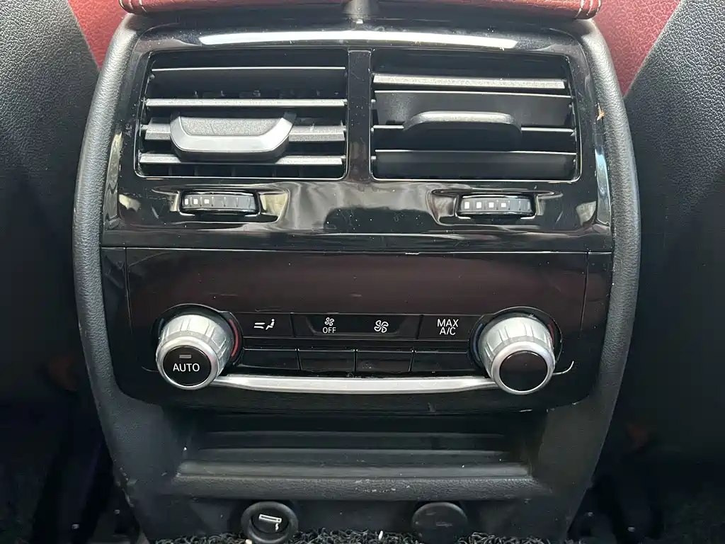 BMW 5 Series — миниатюра 10