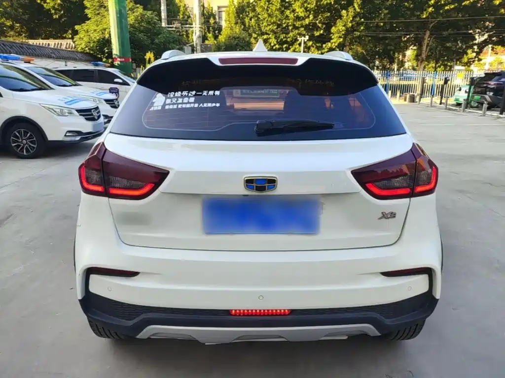 Geely Vision X3 — миниатюра 6