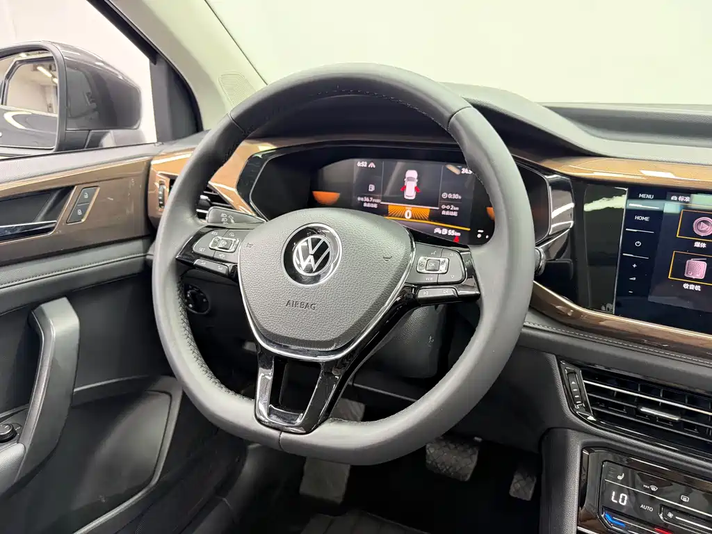 Volkswagen Tharu — миниатюра 12