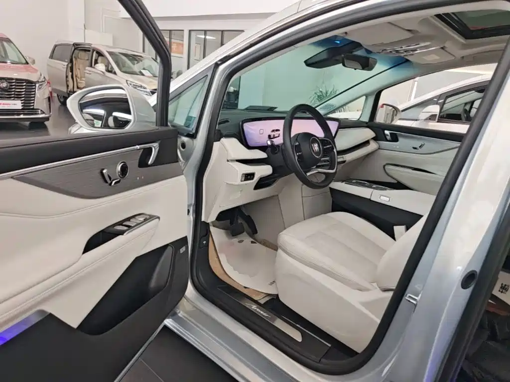 Buick GL8 Hybrid — миниатюра 16