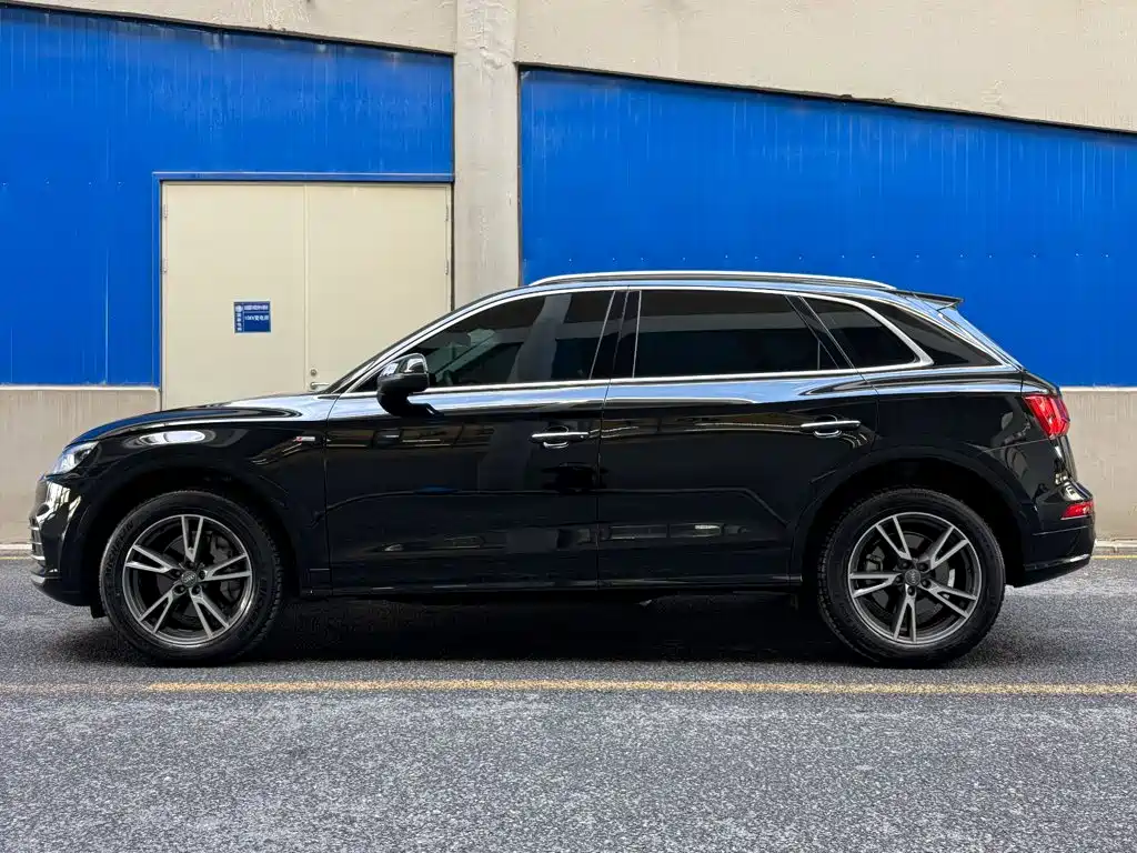 Audi Q5L — миниатюра 3