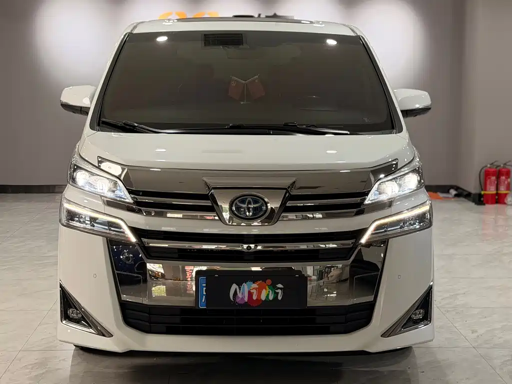 Toyota Vellfire — миниатюра 2