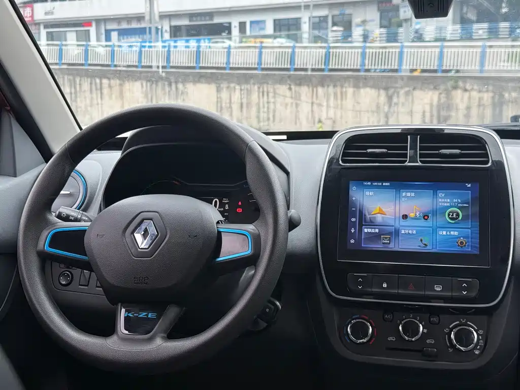 Renault City K-ZE — миниатюра 12