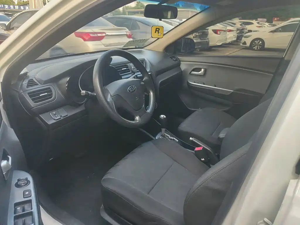 Kia K2 — миниатюра 10