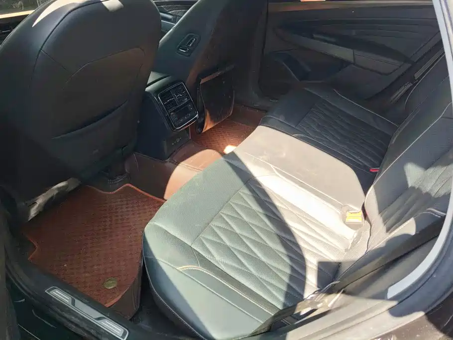 Volkswagen Passat — миниатюра 11