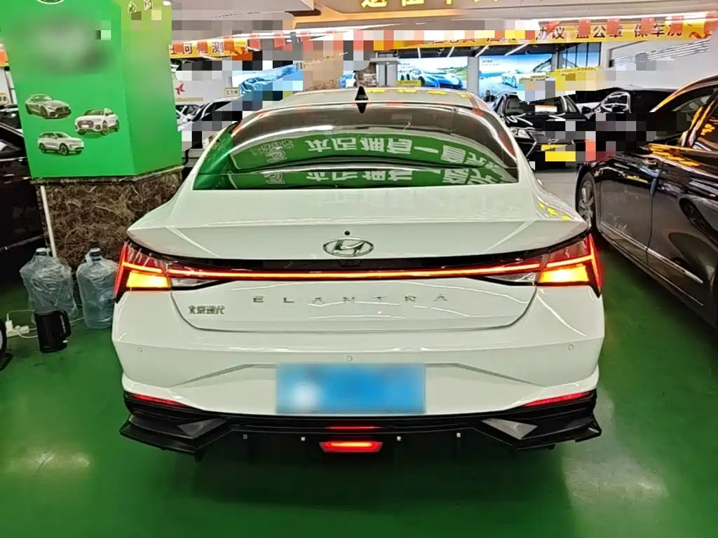 Hyundai Elantra — миниатюра 6