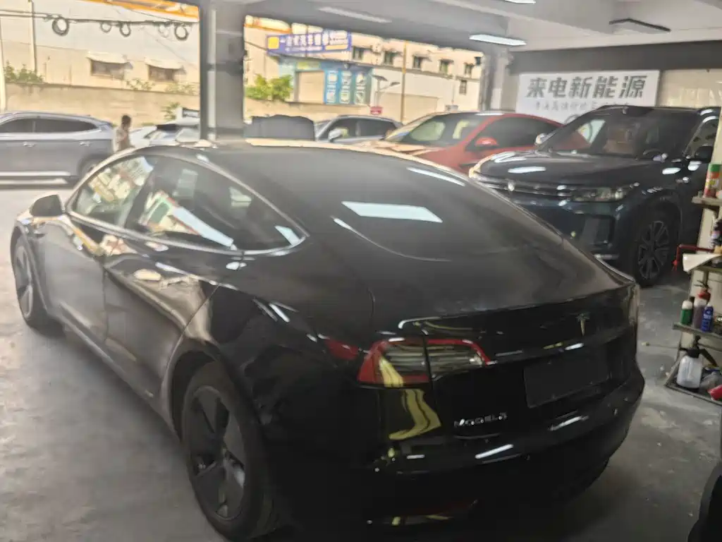 Tesla Model 3 — миниатюра 4