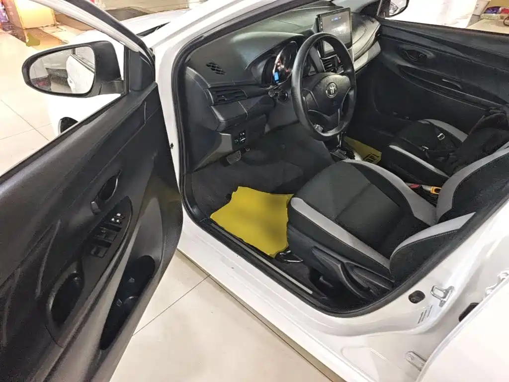 Toyota Yaris L — миниатюра 16