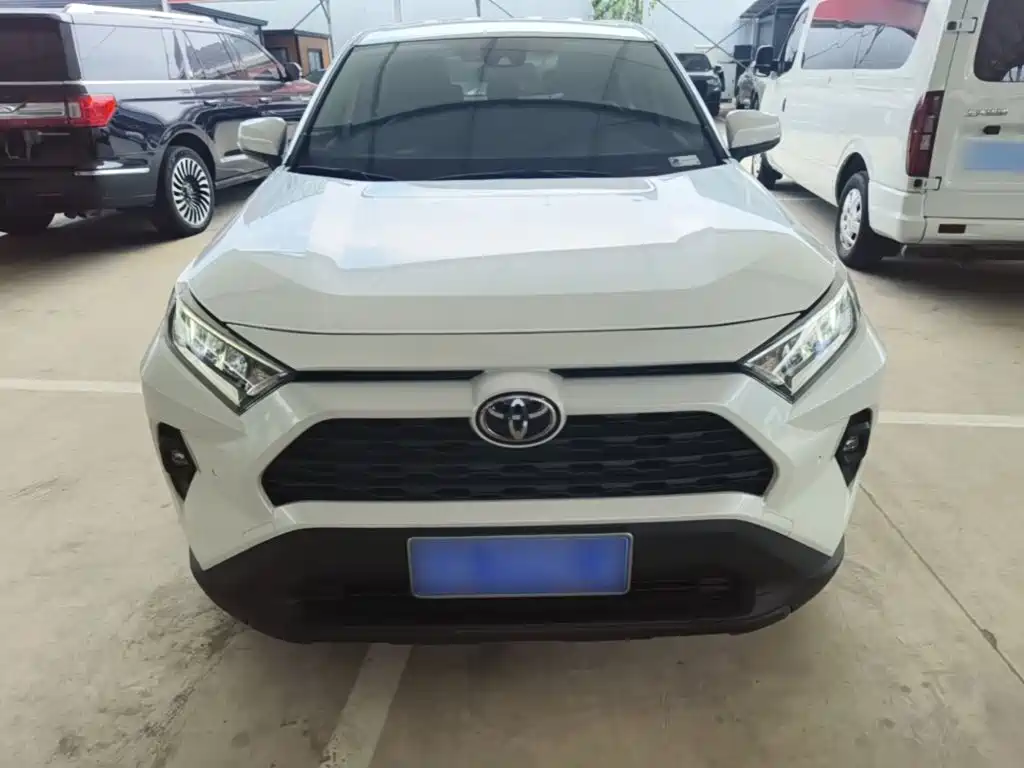 Toyota RAV4 — миниатюра 3