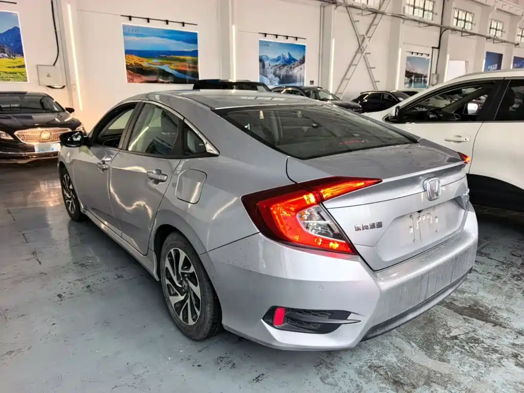 Honda Civic — миниатюра 5