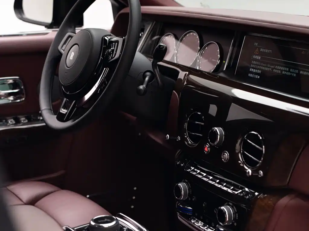 Rolls-Royce Phantom — миниатюра 14